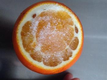 盐蒸橙子的做法步骤3