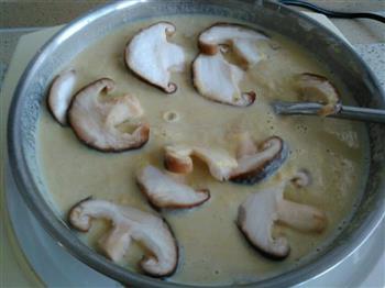 奶油玉米蘑菇汤的做法图解5