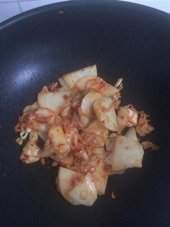延边特色—干明太鱼辣白菜汤的做法步骤3