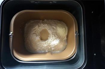 椰汁花式面包的做法步骤1
