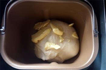 椰汁花式面包的做法步骤2