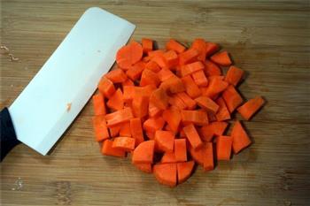 胡萝卜面的做法图解2