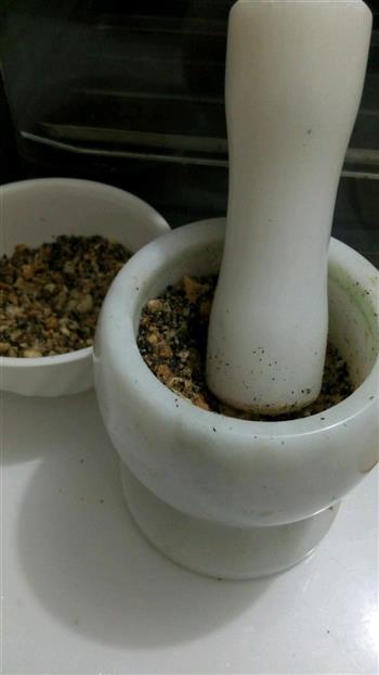 花生芝麻盐的做法步骤5
