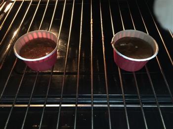 超浓巧克力杯子蛋糕的做法步骤7