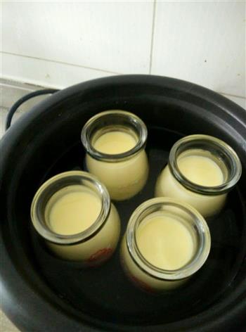 电饭锅牛奶鸡蛋布丁的做法步骤1