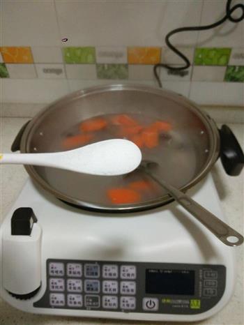 胡萝卜莲藕排骨汤的做法步骤6