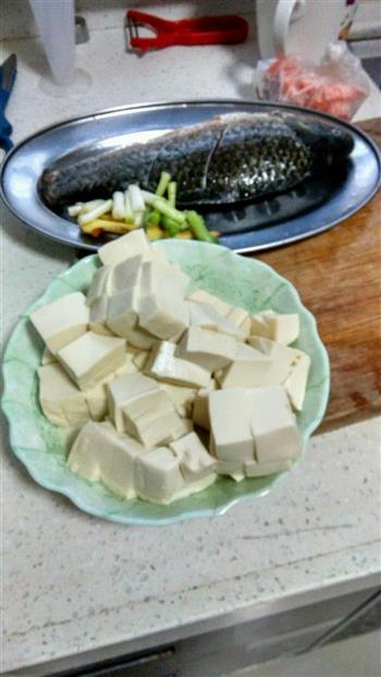 奶白鲫鱼豆腐汤的做法步骤1