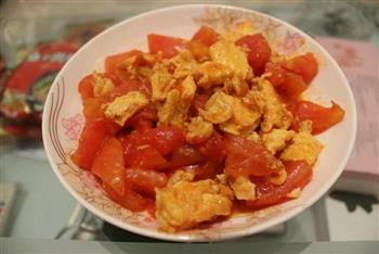 最简单可口的西红柿炒鸡蛋的做法步骤6