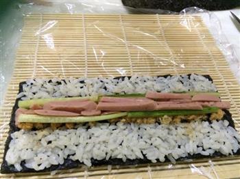 樱花卷寿司的做法步骤12