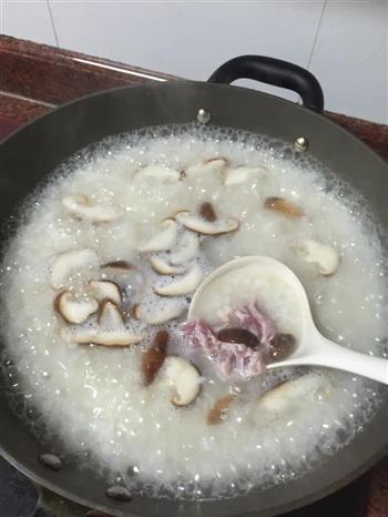 香菇皮蛋瘦肉粥的做法步骤6