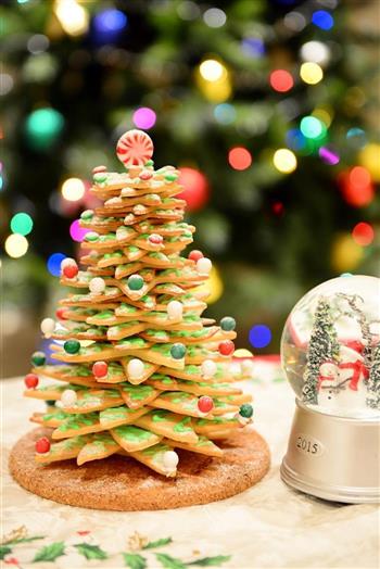 童话世界-圣诞姜饼屋和圣诞树的做法步骤26