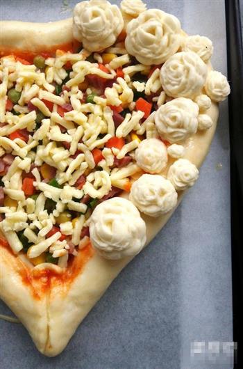 浪漫心形鲜虾披萨的做法图解9