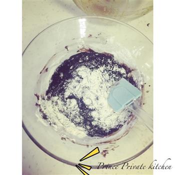 巧克力岩浆蛋糕的做法步骤7