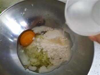 超软的西葫芦鸡蛋饼的做法步骤4