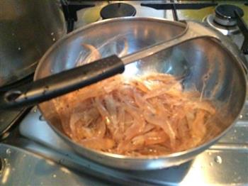 酱油炒河虾的做法步骤1