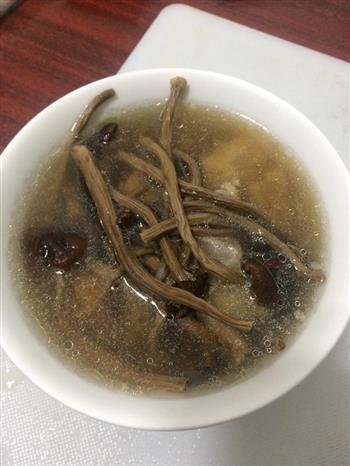 茶树菇排骨汤的做法步骤4