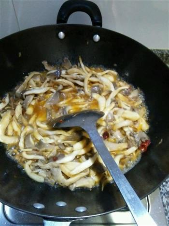 蘑菇炒肉的做法图解3
