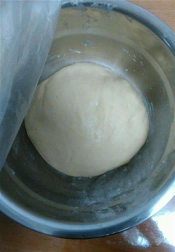 红豆沙甜面包的做法步骤5