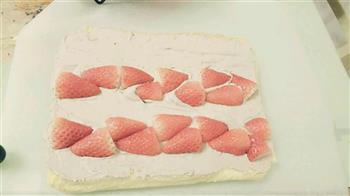 可可奶油酱草莓蛋糕卷的做法步骤11