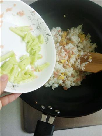 火腿黄瓜蛋炒饭的做法步骤7
