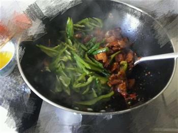 青椒回锅肉的做法图解7