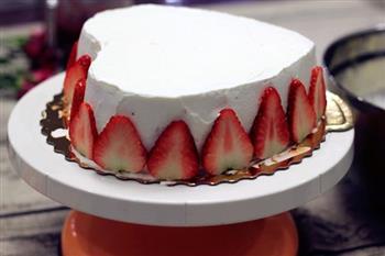 草莓奶油蛋糕的做法步骤21