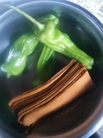 青椒炒豆干的做法步骤2