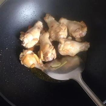 香菇板栗烧鸡的做法步骤3