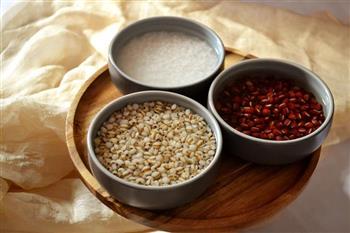 养生红豆薏米糊的做法图解1