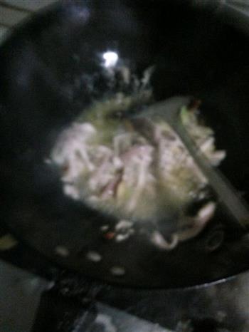 蒜苗金针菇炒肉丝的做法步骤8