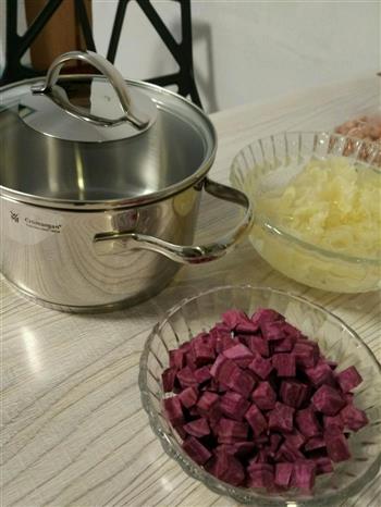 桂花紫薯银耳羹的做法步骤2