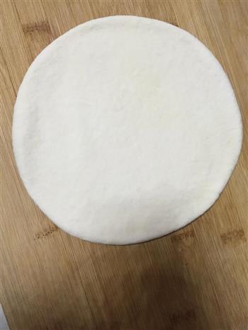 自制8寸厚底培根披萨的做法步骤5