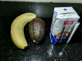 牛油果香蕉酸奶昔的做法步骤1