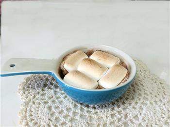 烤棉花糖热可可的做法步骤4
