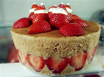 草莓巧克力慕斯蛋糕的做法步骤9