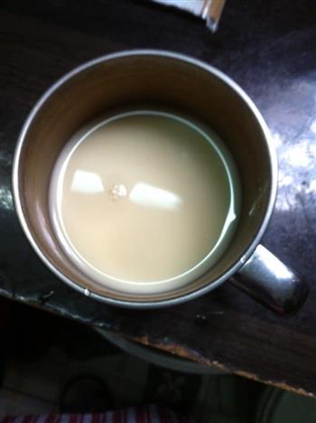 自制奶茶的做法步骤1