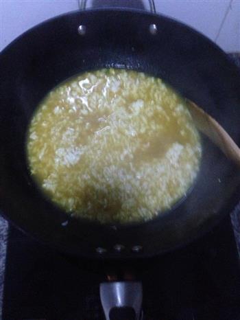 黄金咖喱炒饭的做法步骤6