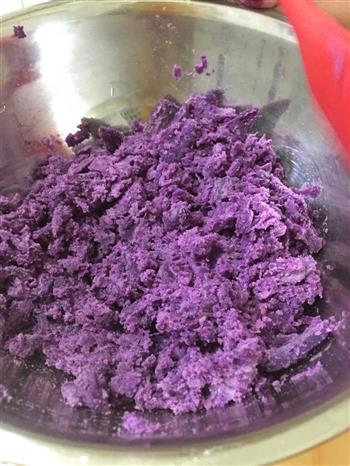 奶香紫薯春卷的做法图解2