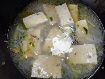 豌豆苗豆腐汤的做法图解2
