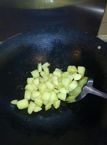 红烧肉焖土豆的做法步骤1