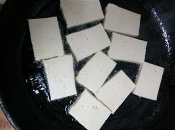 外酥里嫩的家常煎豆腐的做法图解2