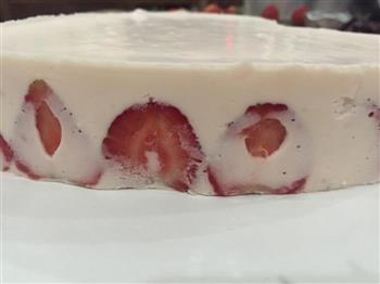 草莓慕斯蛋糕的做法图解5