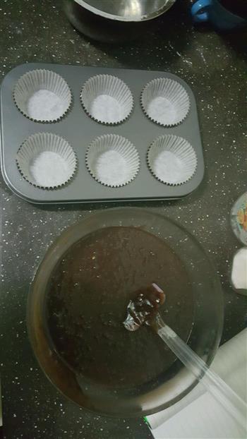 黑巧克力杯子蛋糕的做法步骤3