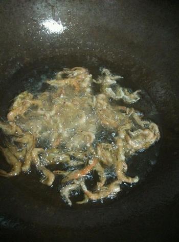 香酥小河虾的做法步骤3