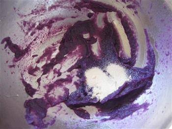 紫薯双色馒头的做法步骤3