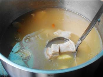 枸杞老姜羊肉汤的做法图解10