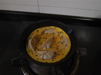 鸡蛋锅贴的做法步骤3