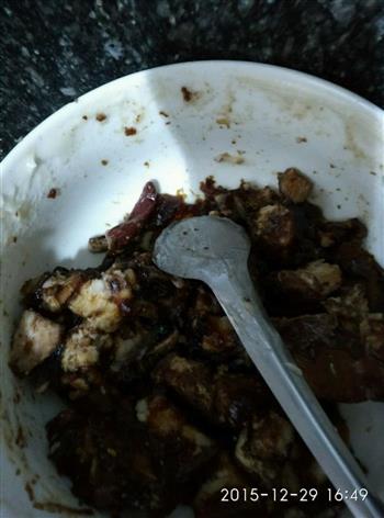 红烧肉炖榛磨土豆干的做法图解1