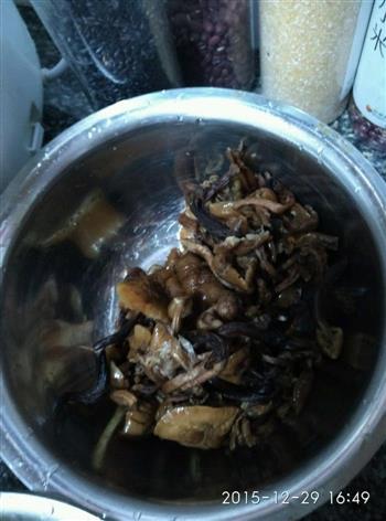 红烧肉炖榛磨土豆干的做法步骤3