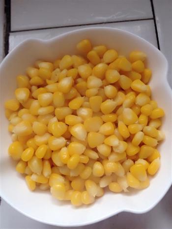 金沙玉米的做法步骤1
